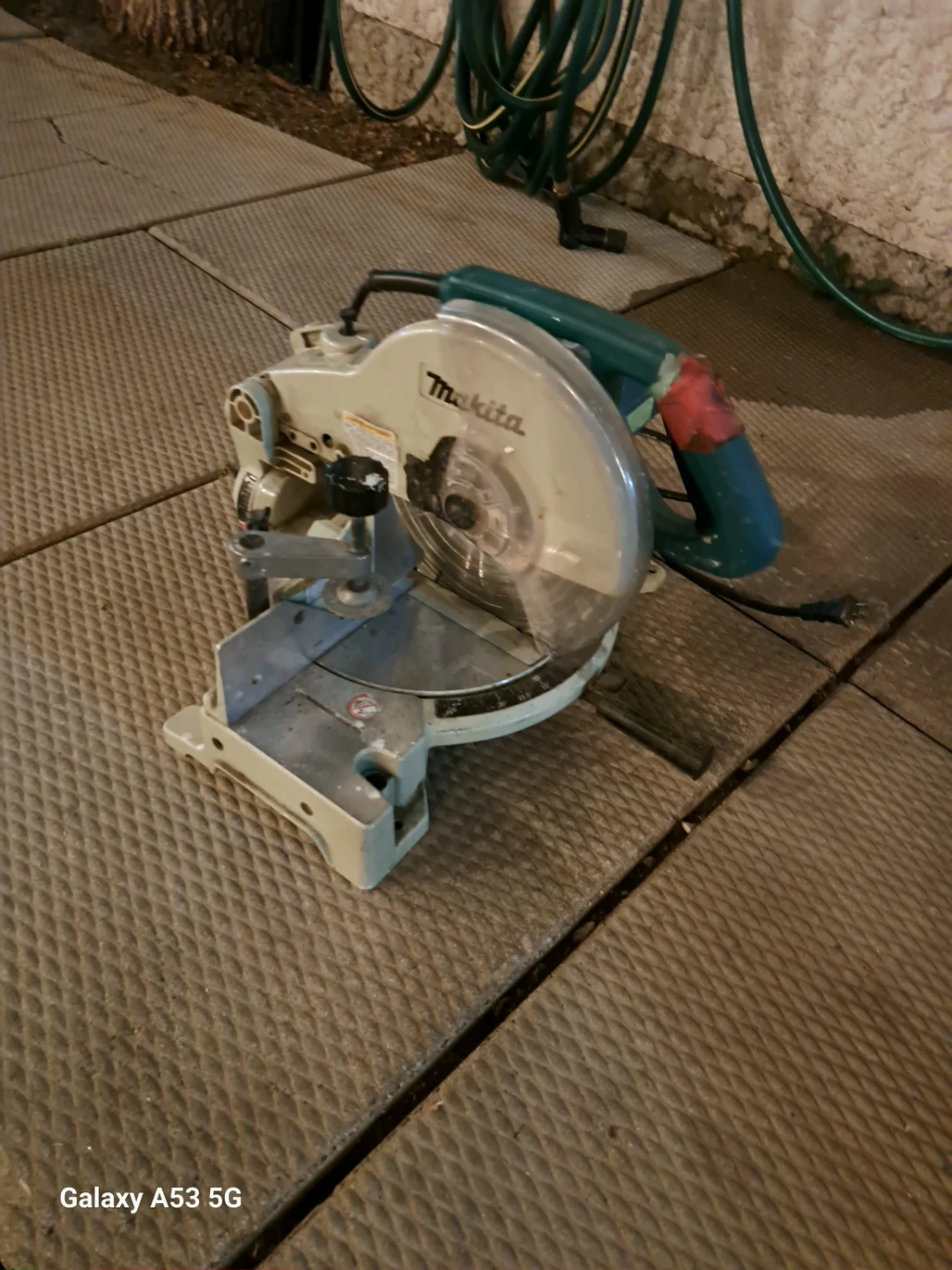 Makita Miter Saw - photo 2