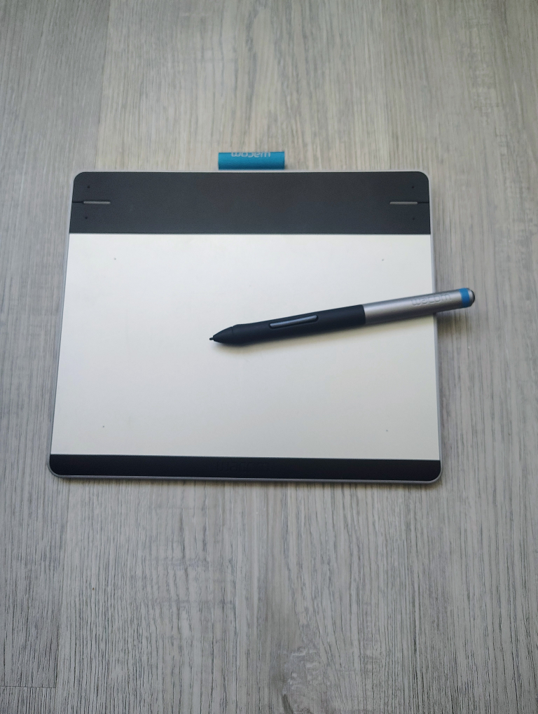 Wacom Intuos Pro Digital Drawing Tablet - photo 2