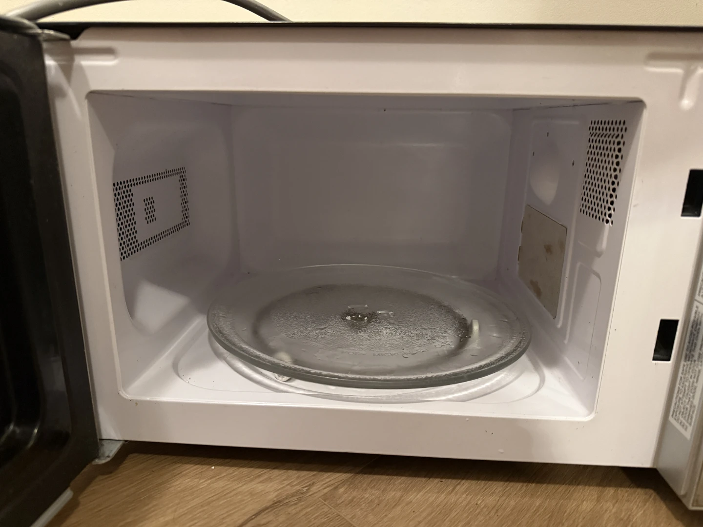 Hamilton Beach Microwave - photo 3