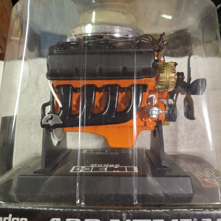 Dodge 426 HEMI V-8 Engine Model - photo 2