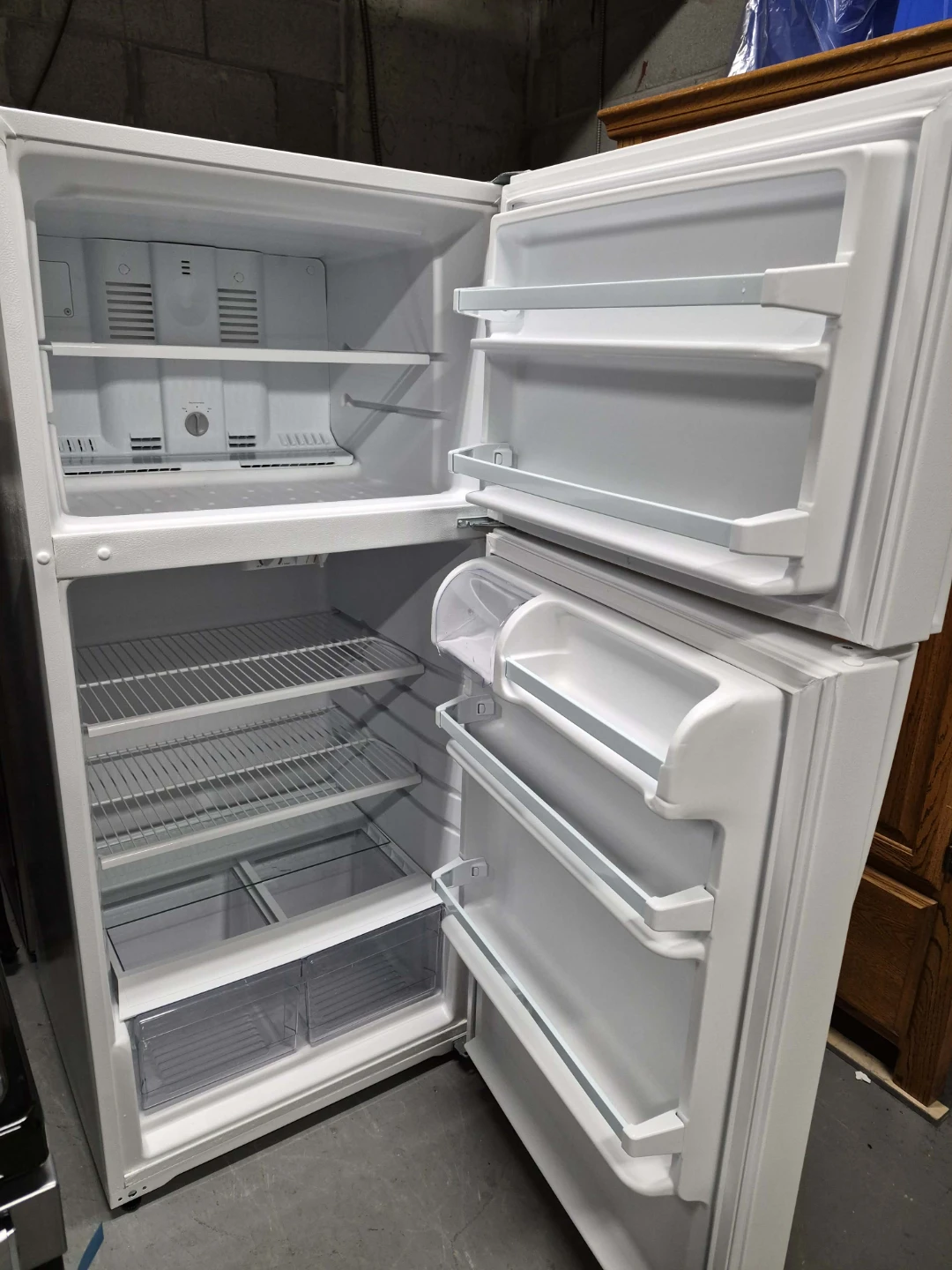 White Whirlpool Top-Freezer Refrigerator - photo 2