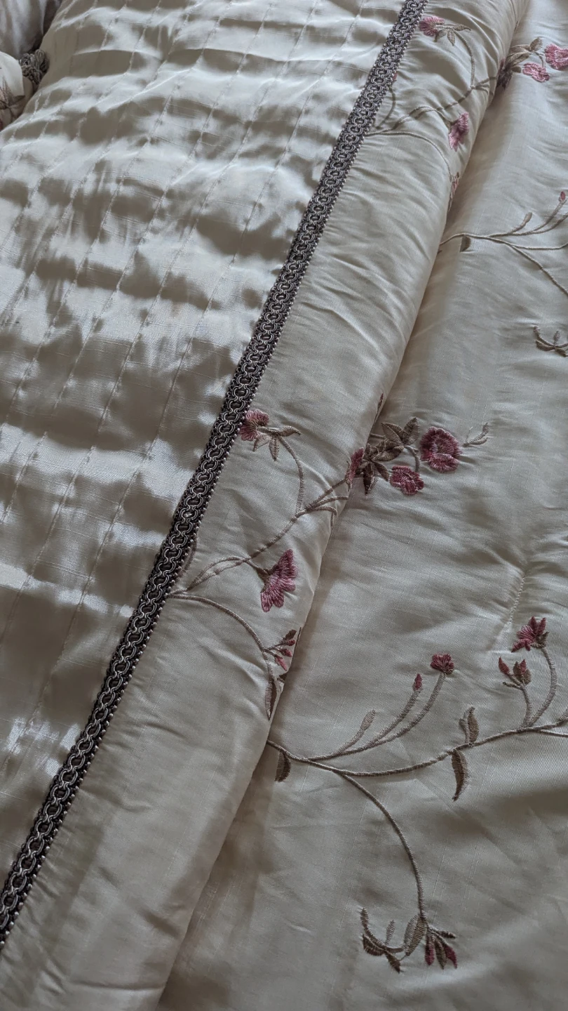 Croscill Home king or Queen Quilt Beige Floral Embroidered - photo 5