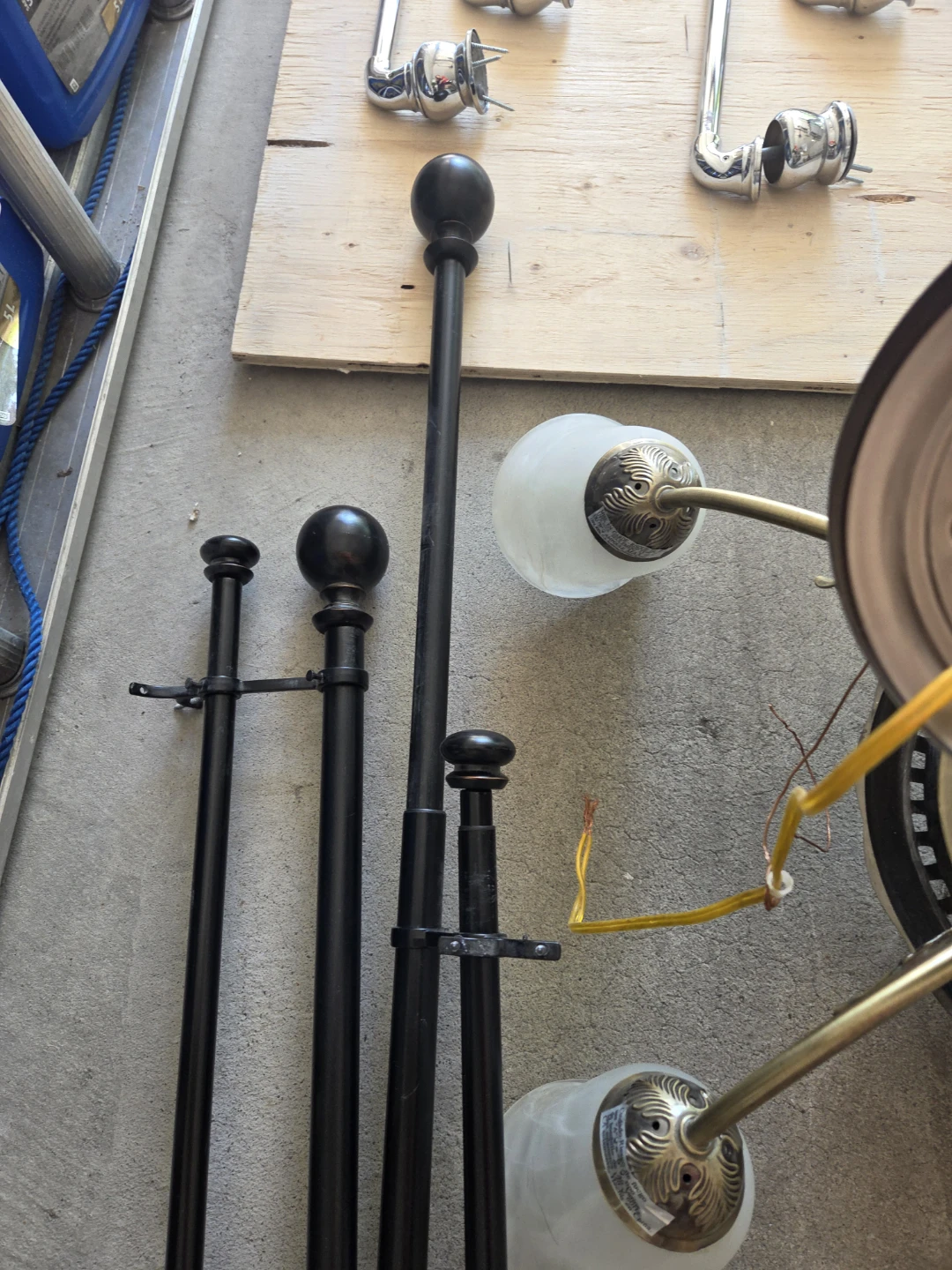 Floral Curtains and Black Curtain Rods Set - photo 3
