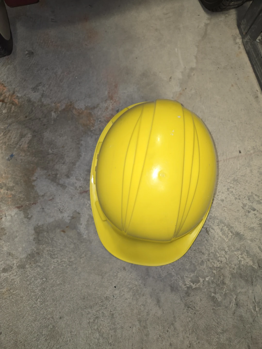 yellow hard hat with Hi-Vis Safety Sash Belt