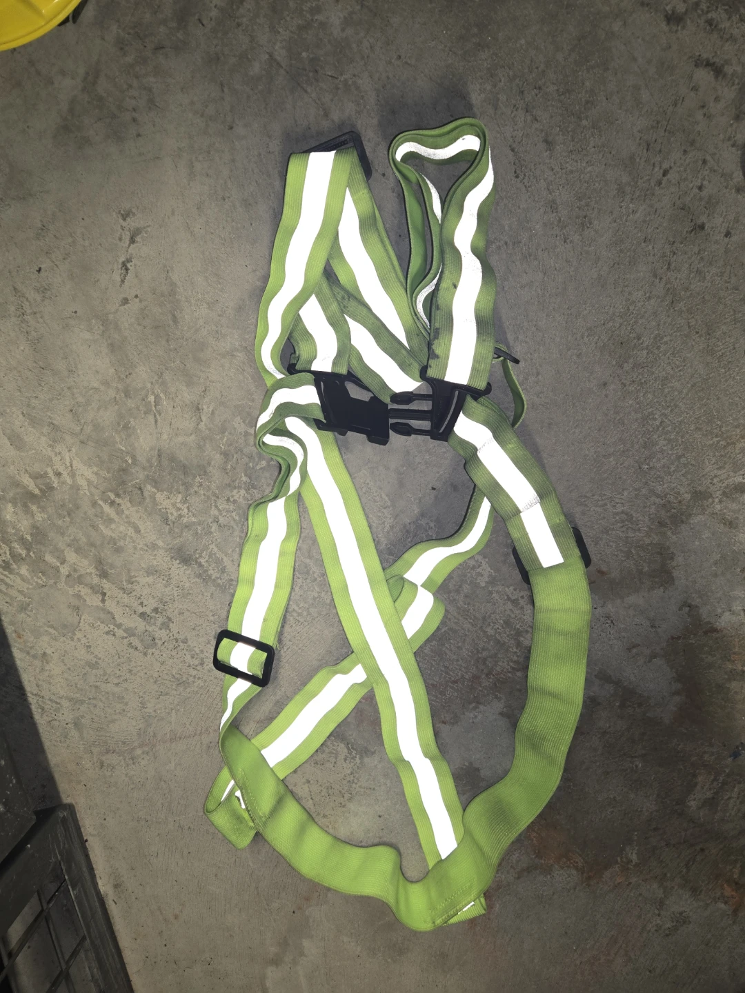 yellow hard hat with Hi-Vis Safety Sash Belt - photo 3