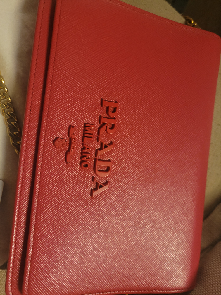 Prada Saffiano Lux Wallet on Chain - Magenta