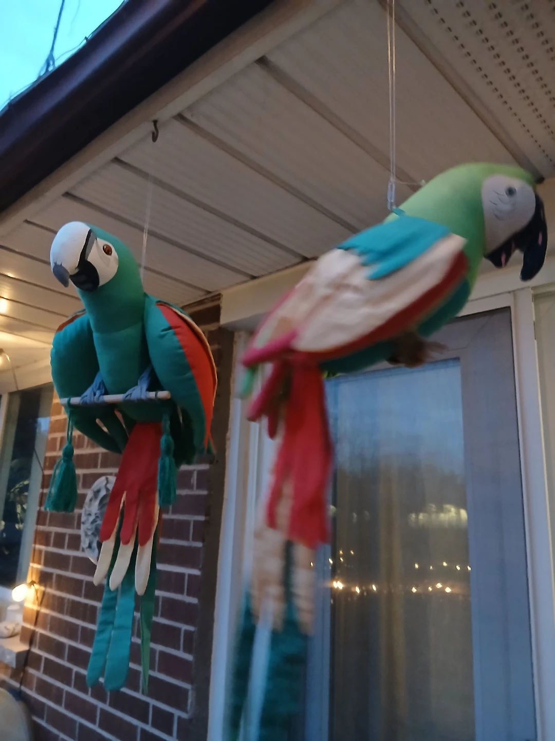 Set of 2 Hanging Macaw Parrots - photo 4