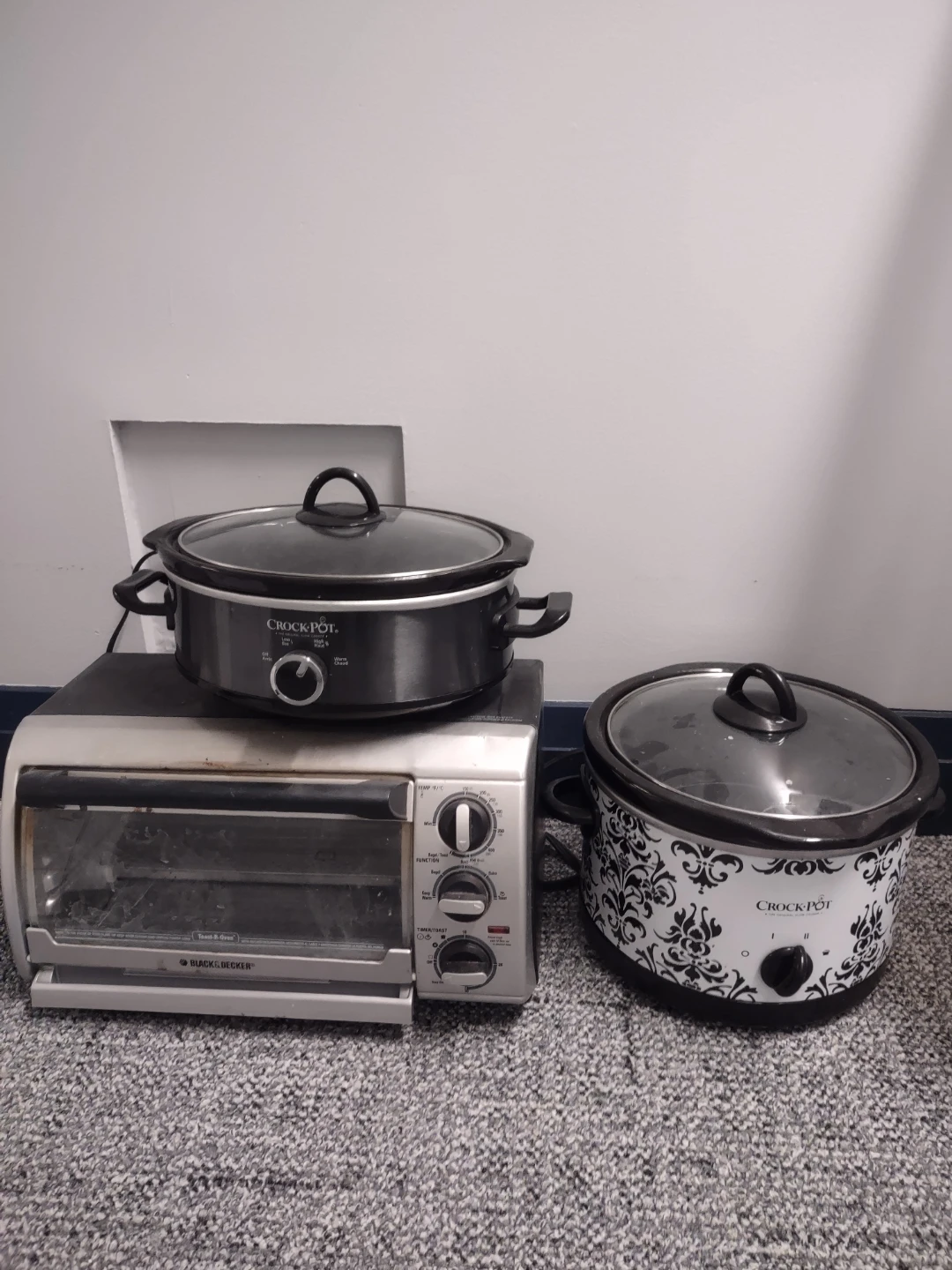 Crock-Pot Slow Cookers and Black+Decker Toaster Oven