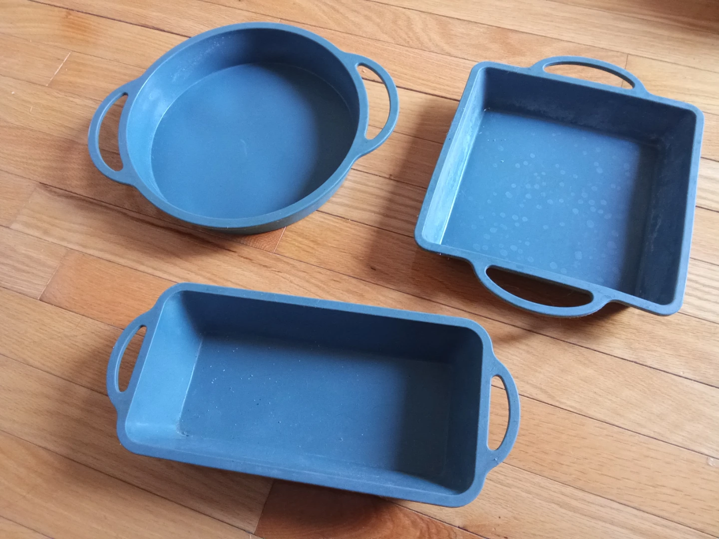 Blue Silicone Baking Pan Set ⚽