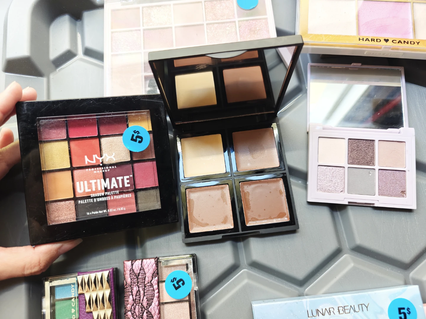 ⚽Eyeshadow palette $5 each - photo 2