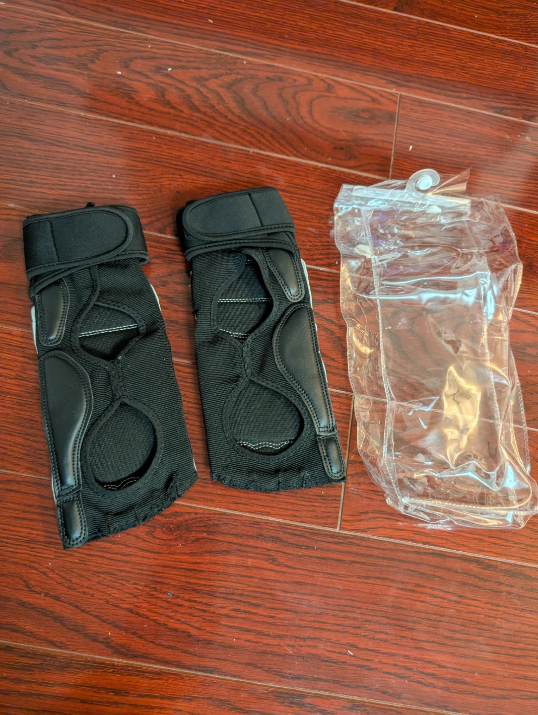 Brand NEW TIGOS Martial Arts Sparring Foot guard - photo 3