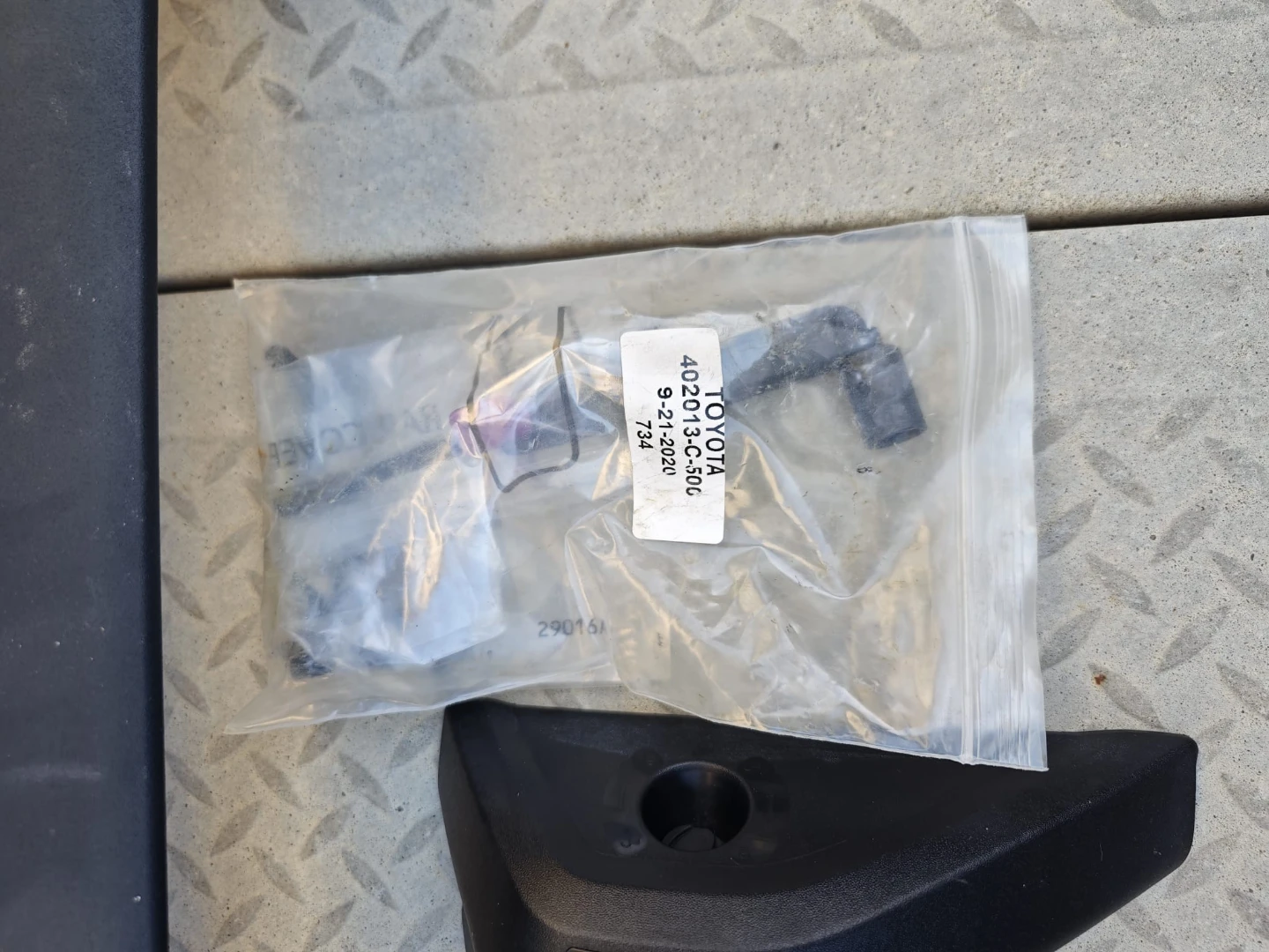 Toyota Roof Rack Crossbars - photo 2