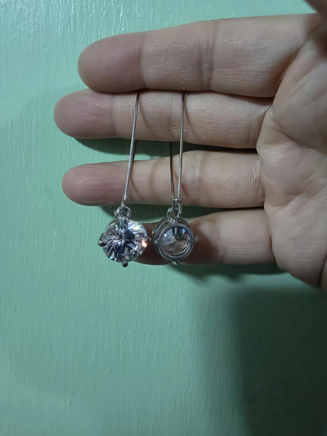 Silver Tone Crystal Drop Earrings ⚽️