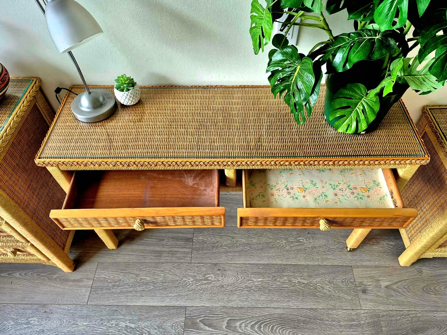 Vintage Rattan Desk /Hallway Table - photo 4