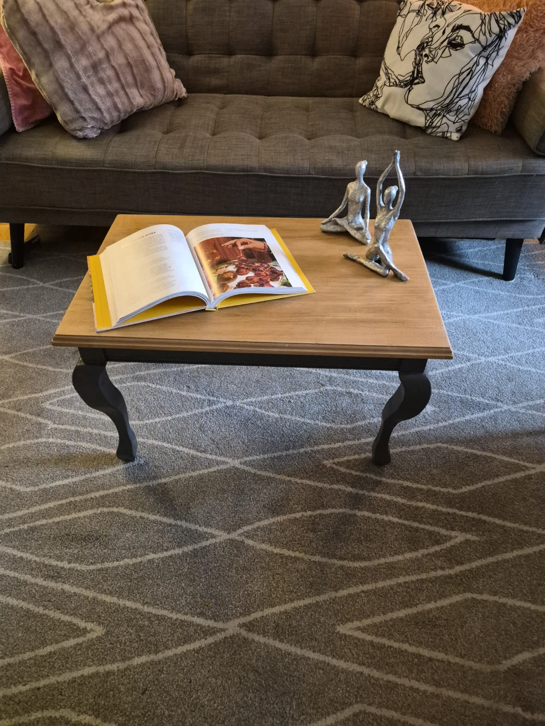 Coffee Table/Side table/Accent Table