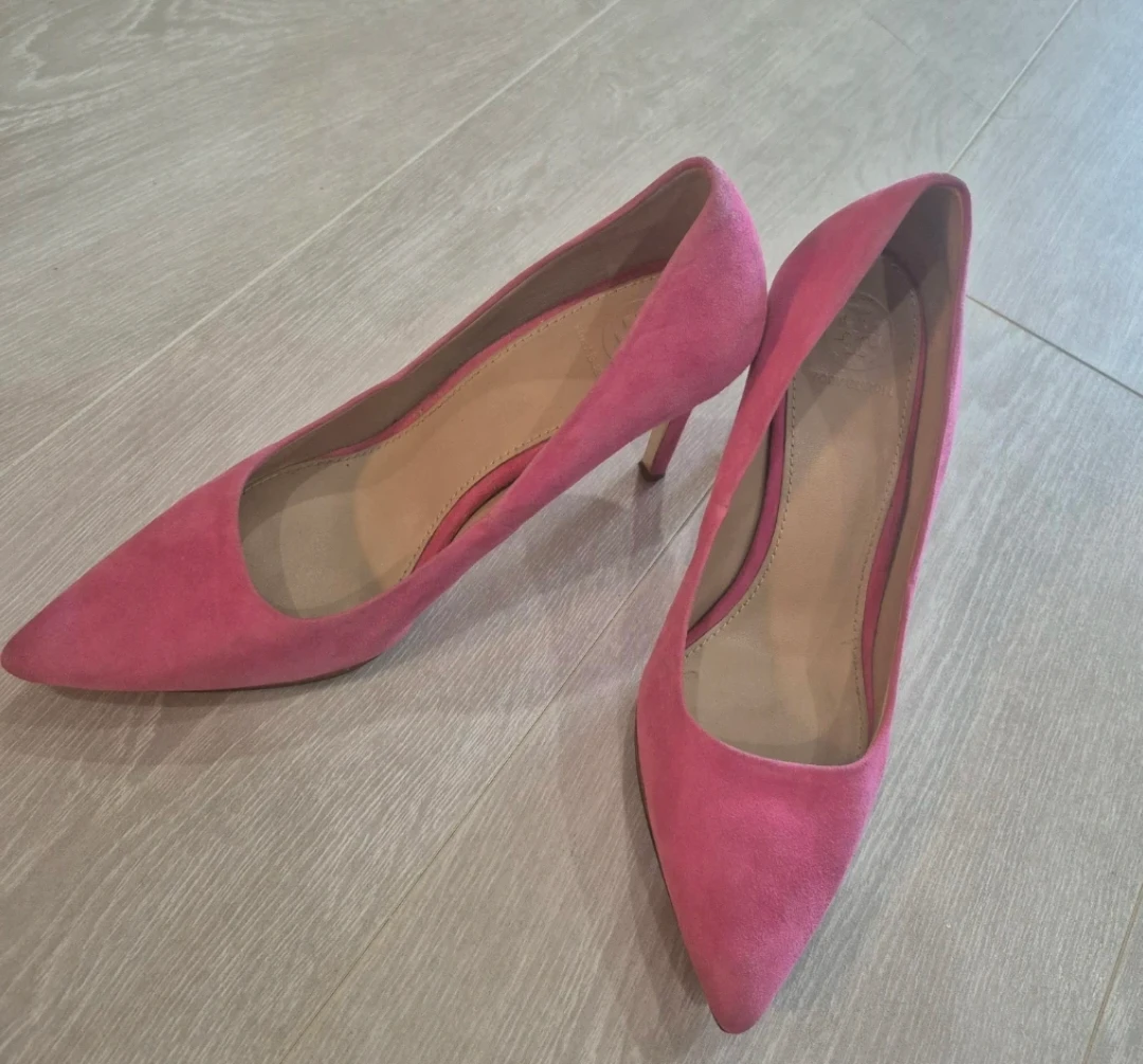 Tory Burch Pink Suede Heels - Size 7M