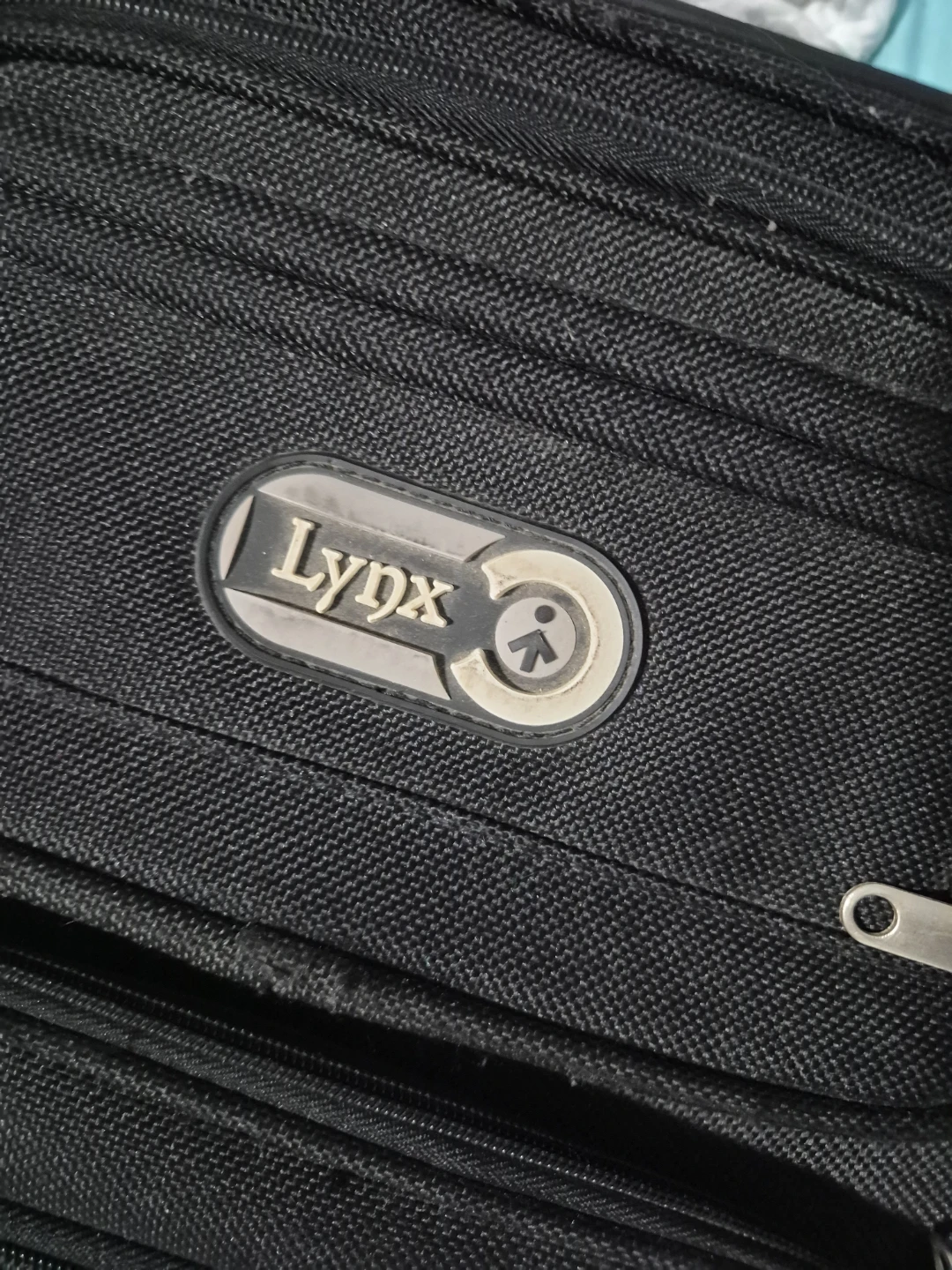 Lynx black rolling suitcase