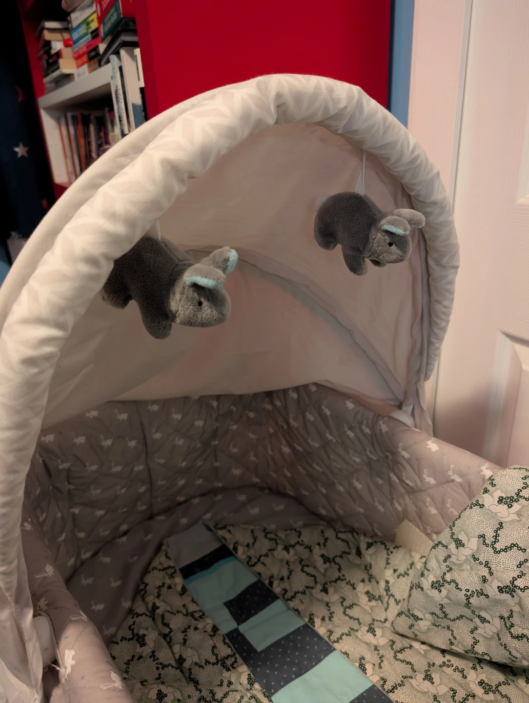 ⚽ Grey Baby Bassinet with Bunnies - photo 2