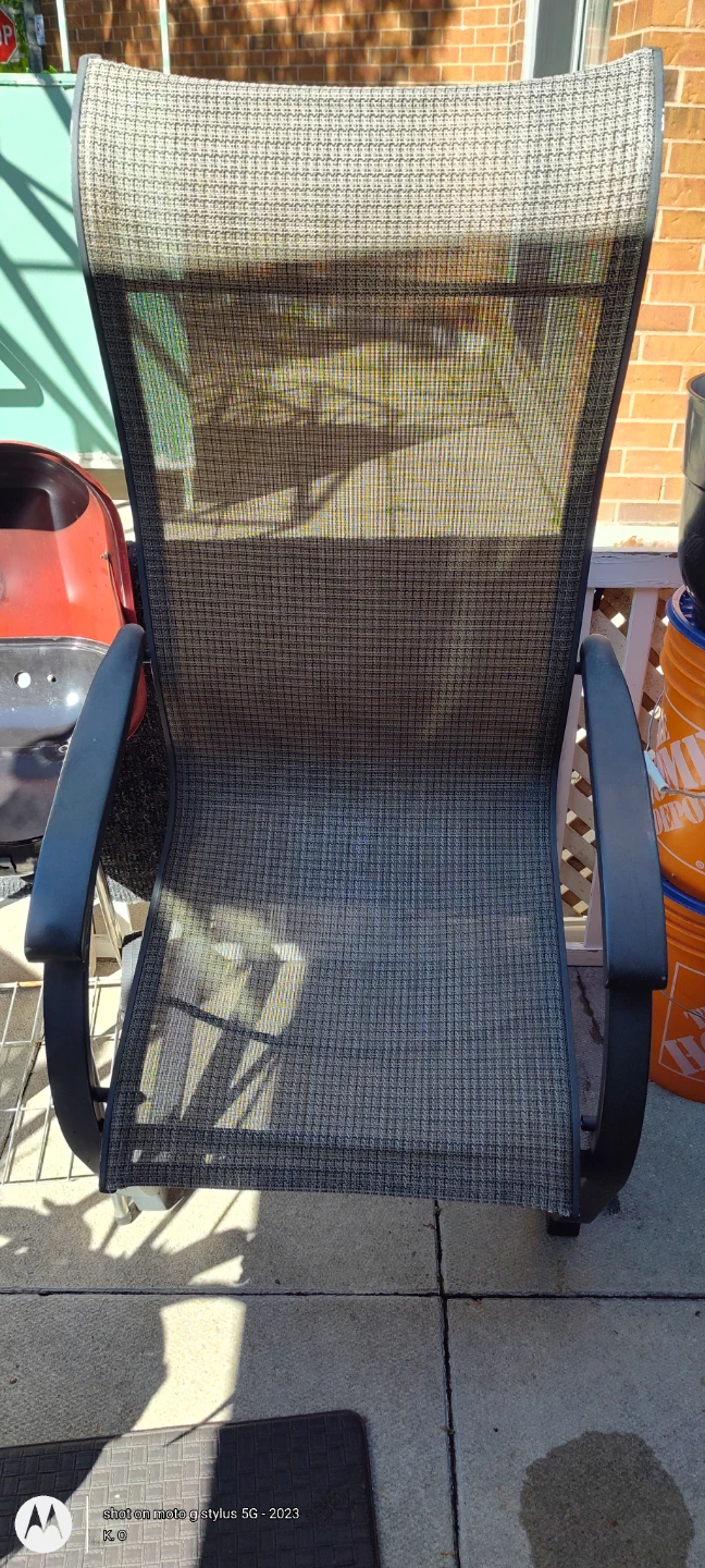 ⚽FREE Patio Set: Rocking Chair & BBQ Grill (As-Is) - photo 2