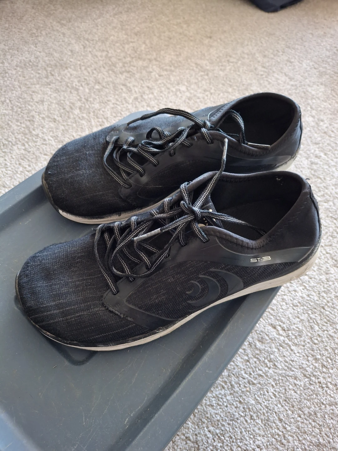 ST3 Black Athletic Shoes