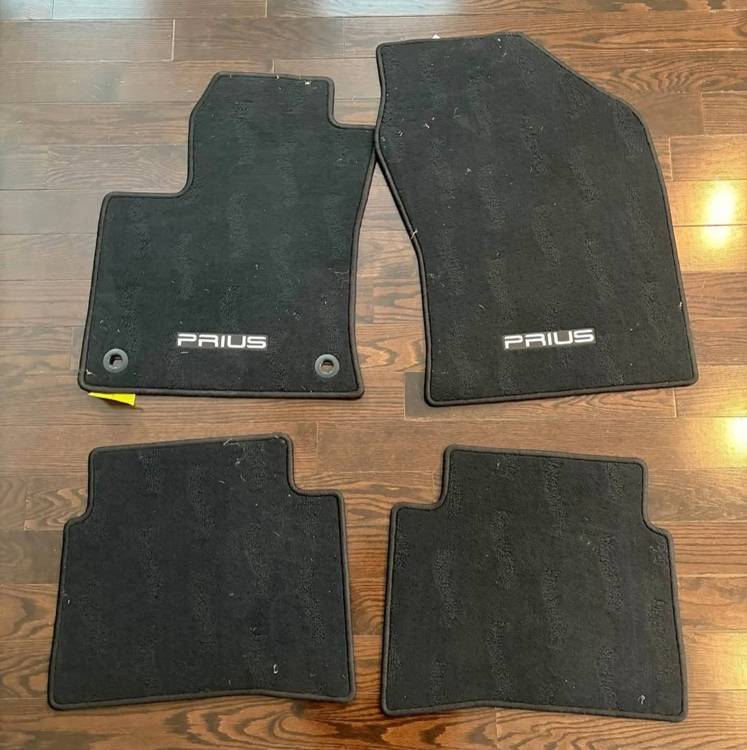 Toyota Prius Floor Mats (Set of 4)  read description