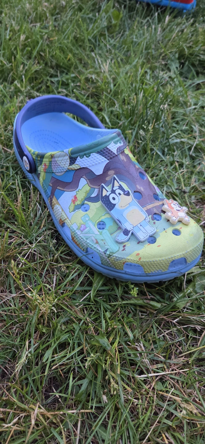 Bluey Crocs Size 10M/12W - photo 5