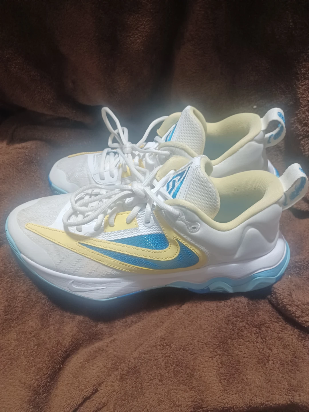 Nike giannis immortality 3 white blue size 8.5