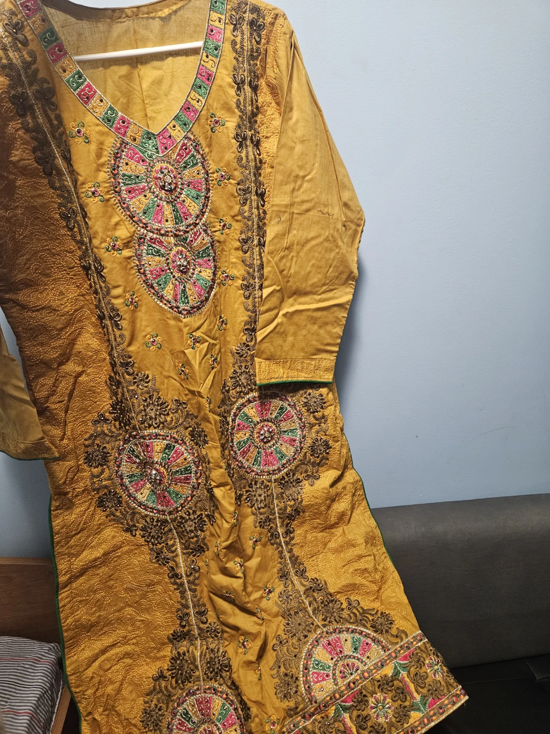 Embroidered Yellow Kurti with Dupatta and Pants - photo 3