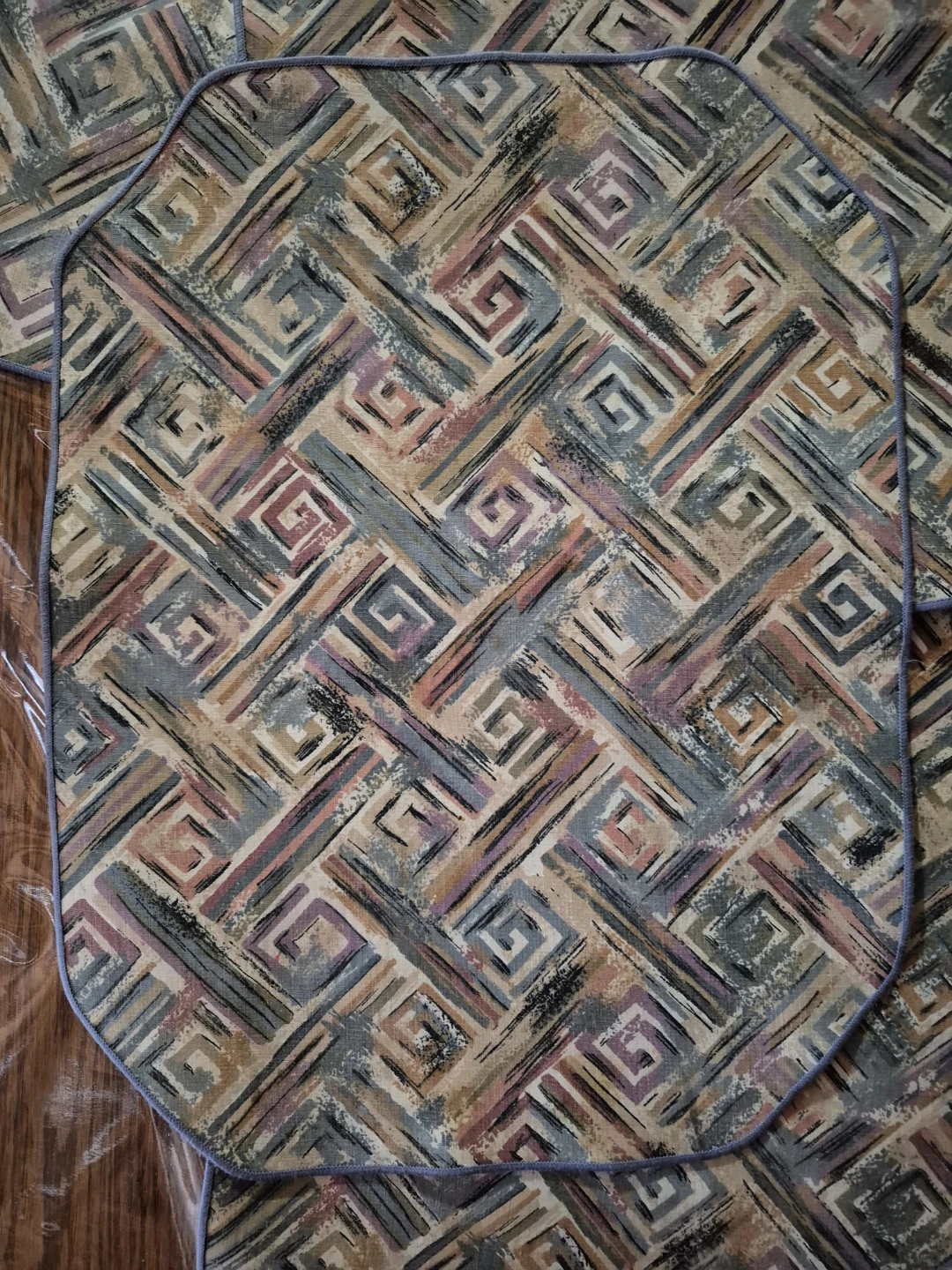 Fabric Placemats  x 7 - photo 2