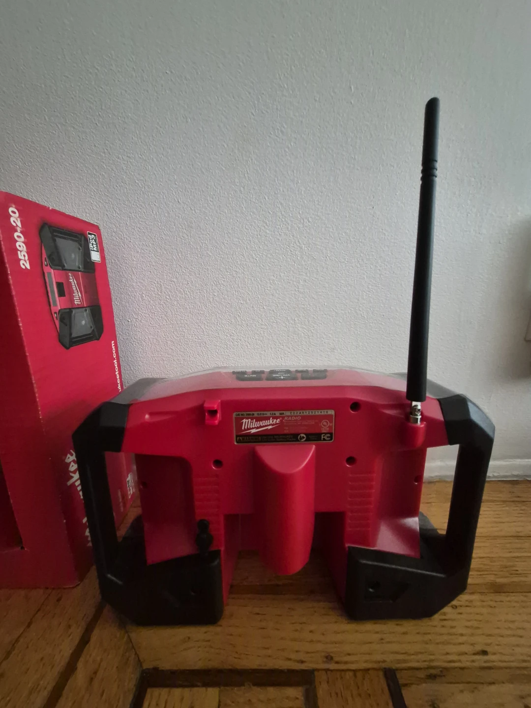 Delivery Available Milwaukee M12 Cordless Radio Music Player - photo 4