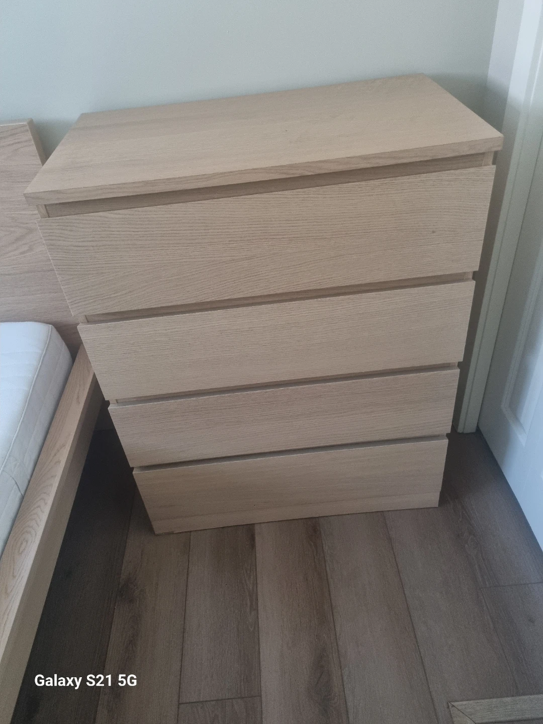 Queen Bedroom + dresser + mattress - photo 4