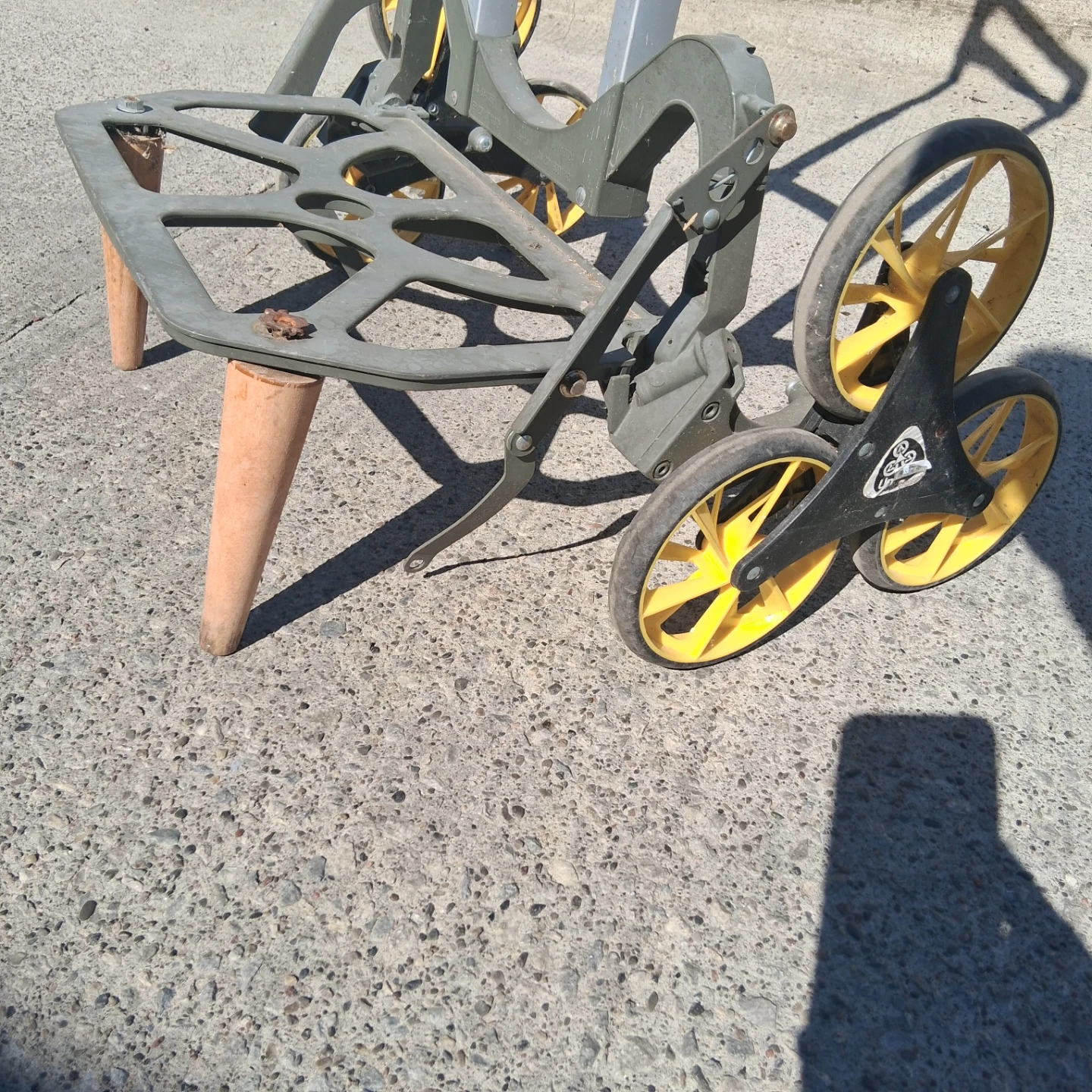 Folding Utility Cart - photo 2