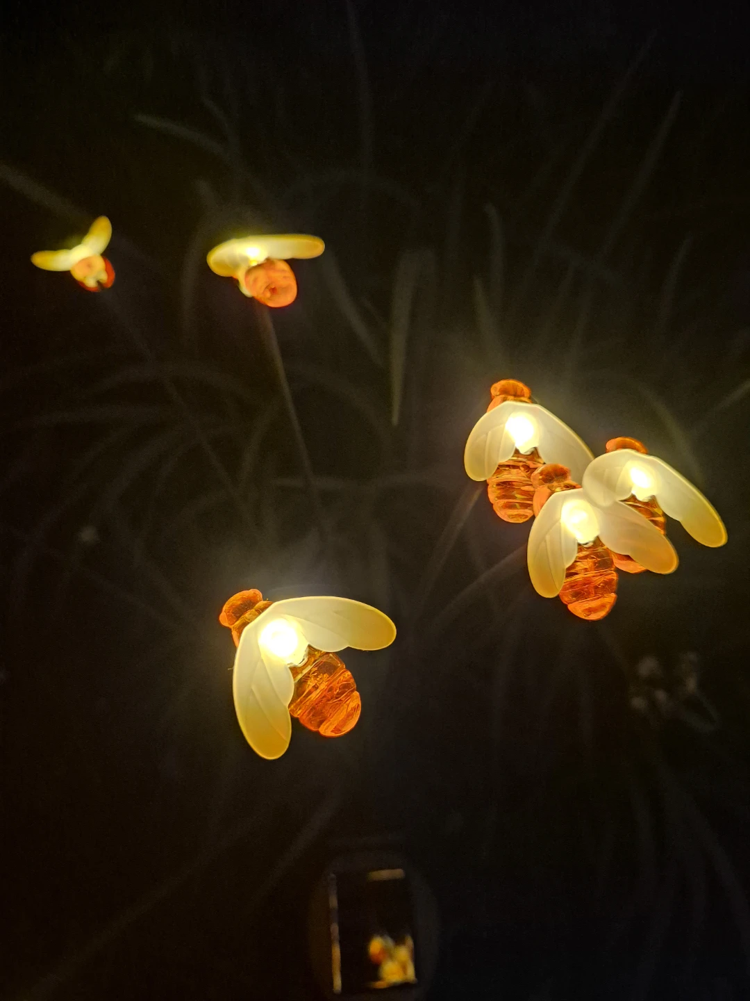 New Solar Powered 🐝 🐝 bee walkway ground stake Lights - photo 4
