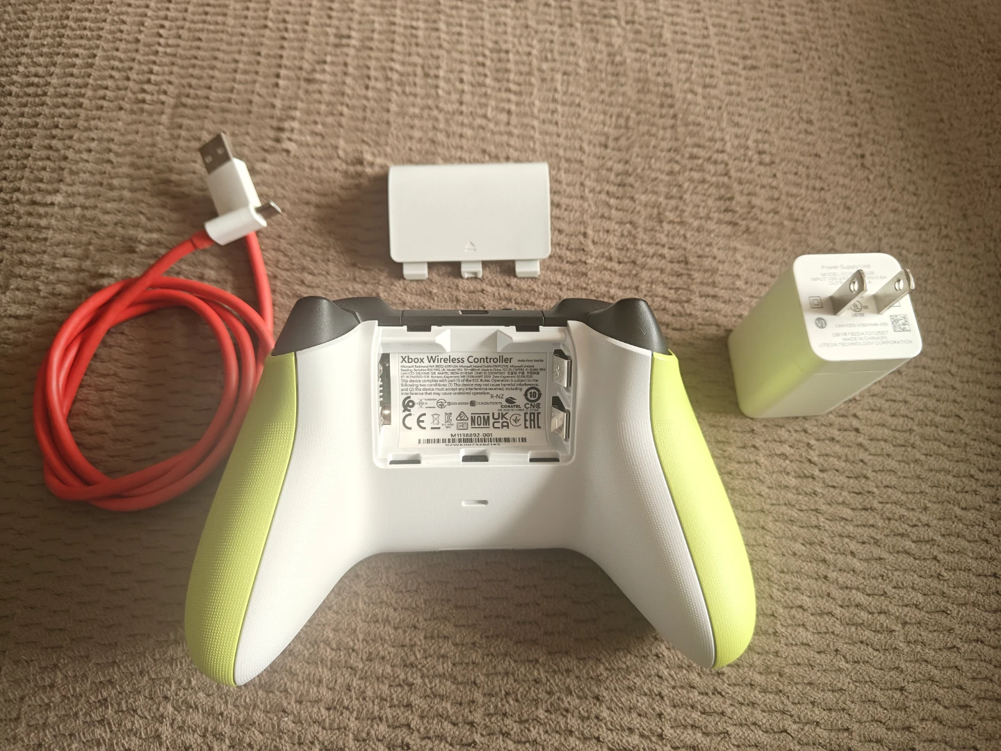 Xbox Series Controller Electric Volt + Charger - photo 2