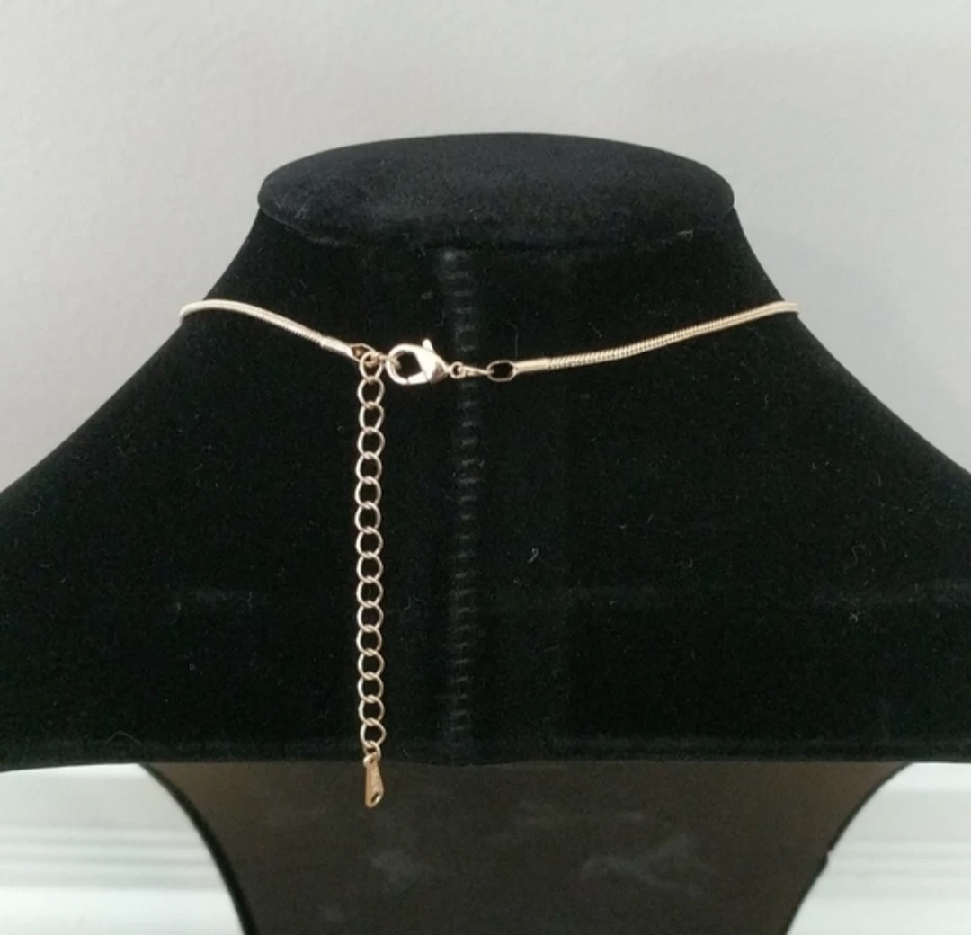 Beautiful Rose Gold Necklace - photo 4