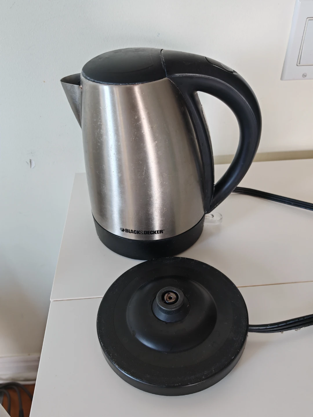 Black & Decker Stainless Steel Electric Kettle 1.7L - photo 2