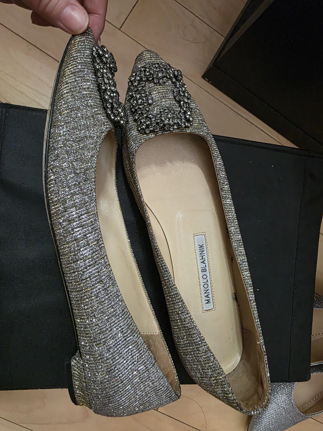 Manolo Blahnik Glitter Flats Size 39 $80 - photo 4