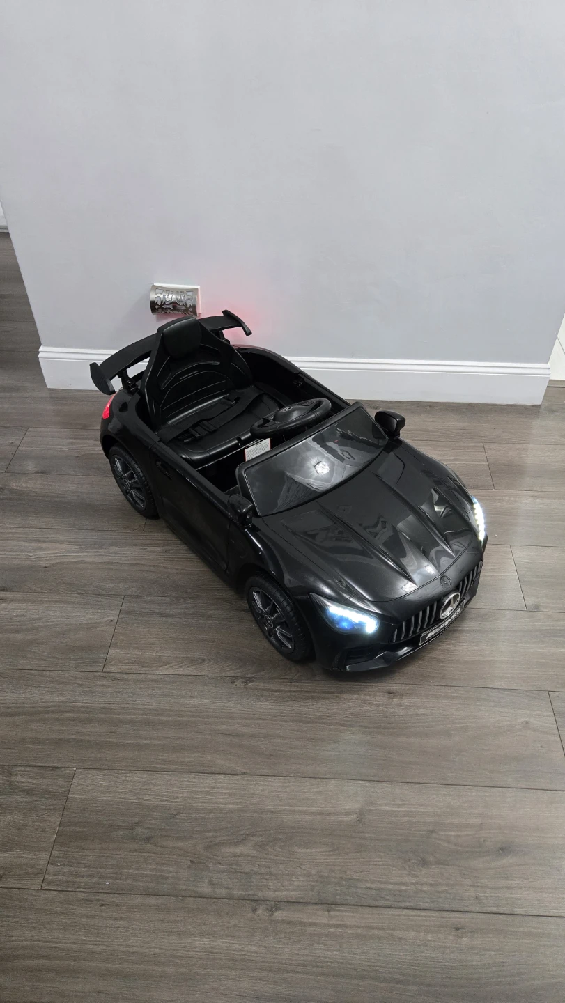 Kids Ride-On Mercedes-Benz AMG GT - photo 2