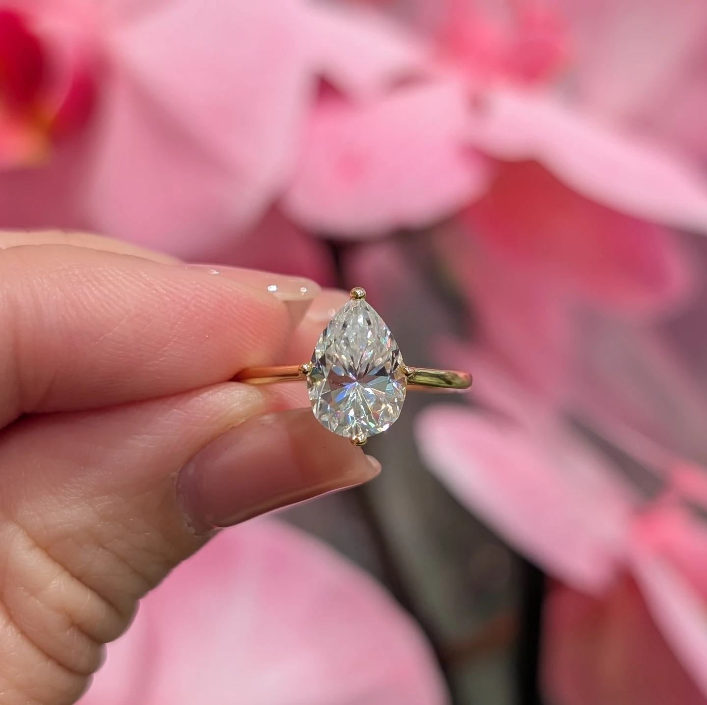 💍 2CT Pear Cut Moissanite Solitaire Ring (Sizes 5-9 available)