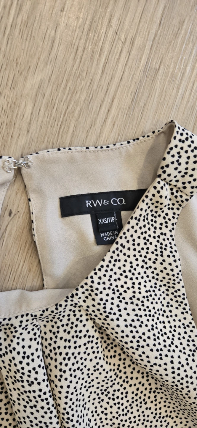 Sleeveless Blouse - photo 2