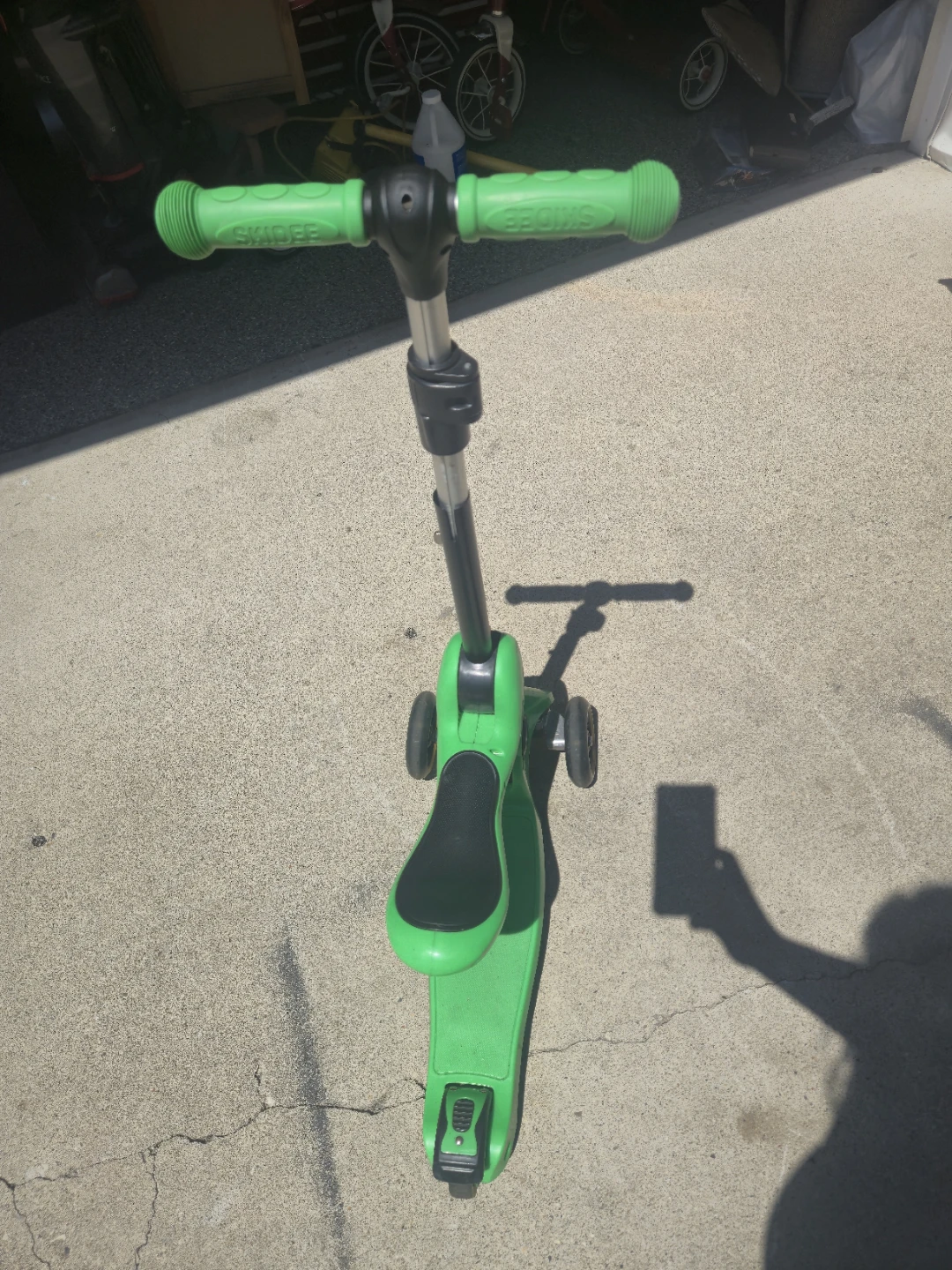 Green 3-Wheel Scooter - photo 2