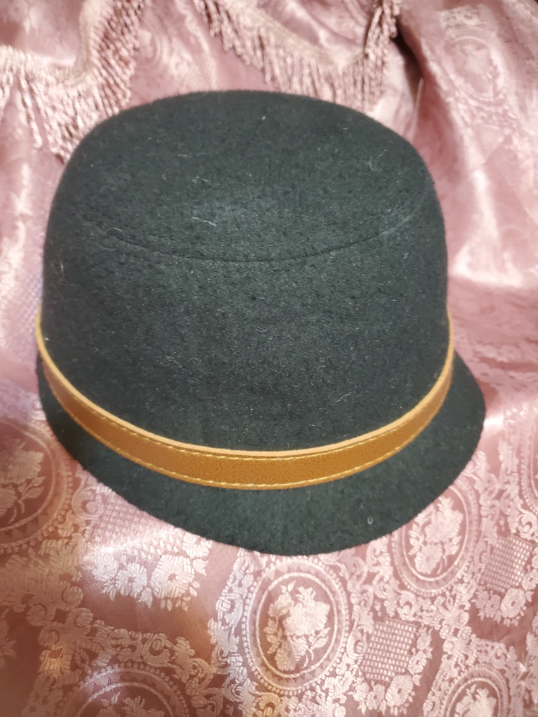 Black Felt Hat with Brown Band - photo 2