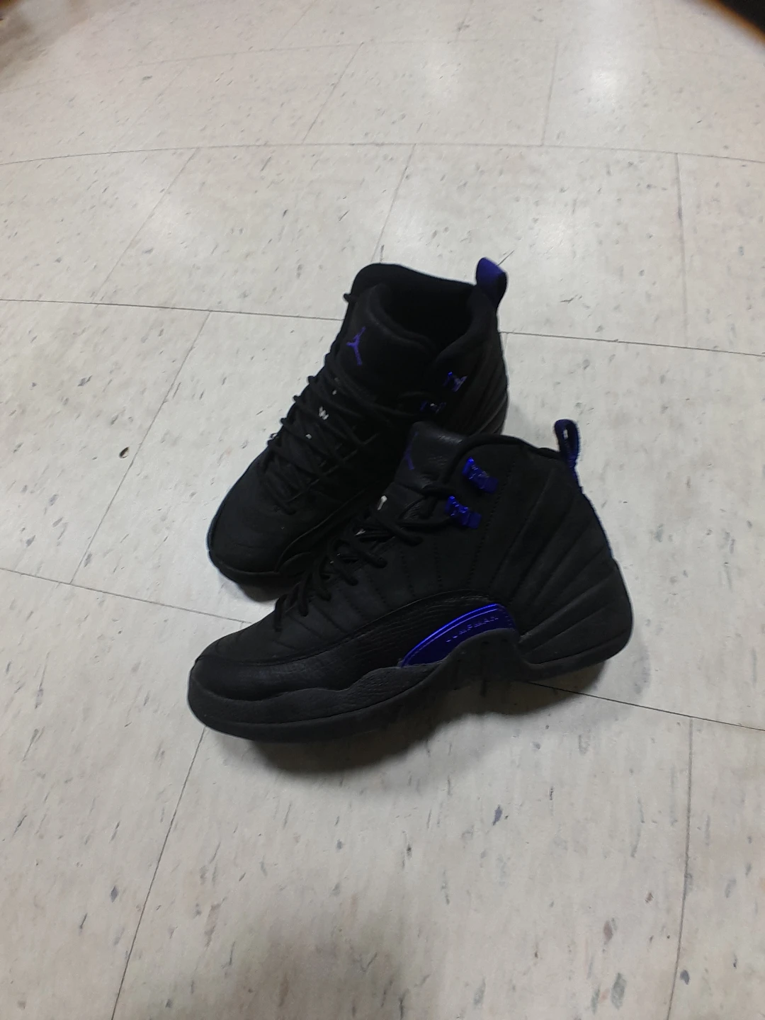 Air Jordan 12 "Reverse Flu Game" Sneakers Women's Size 6 - photo 4