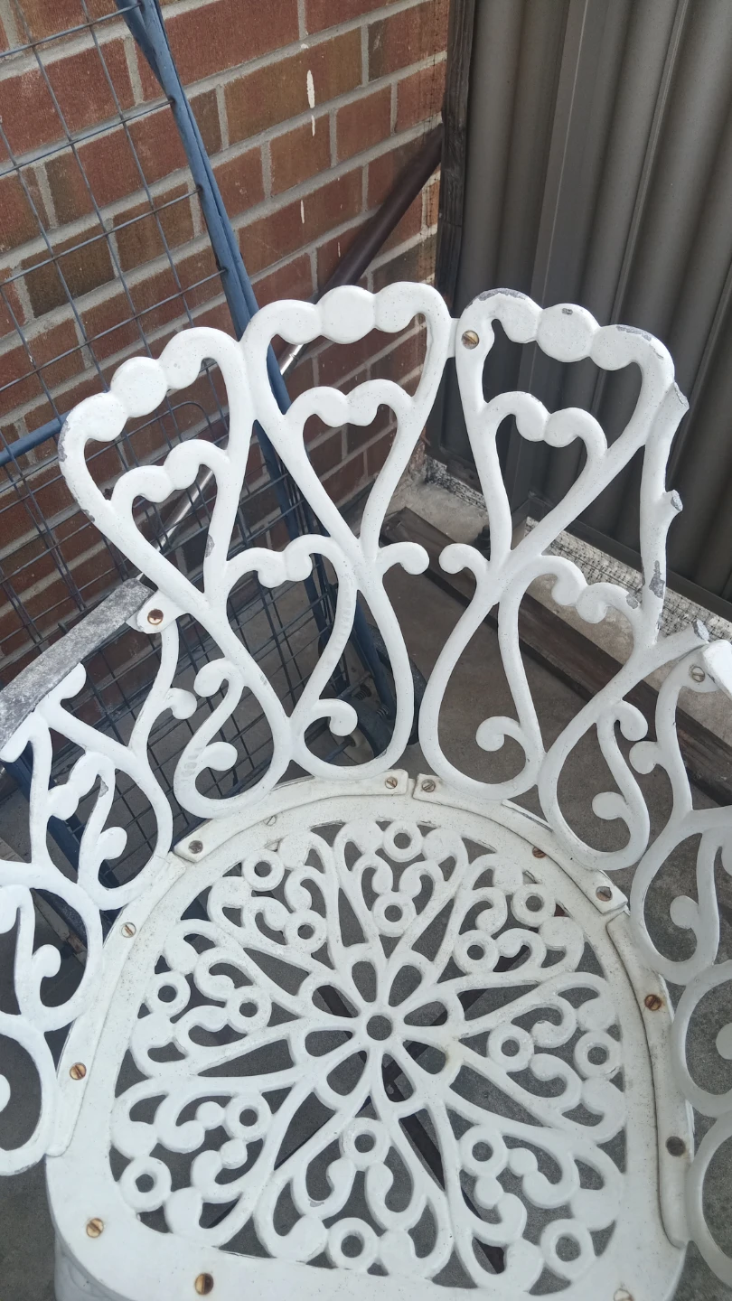 White Cast aluminum Garden Chair - photo 2