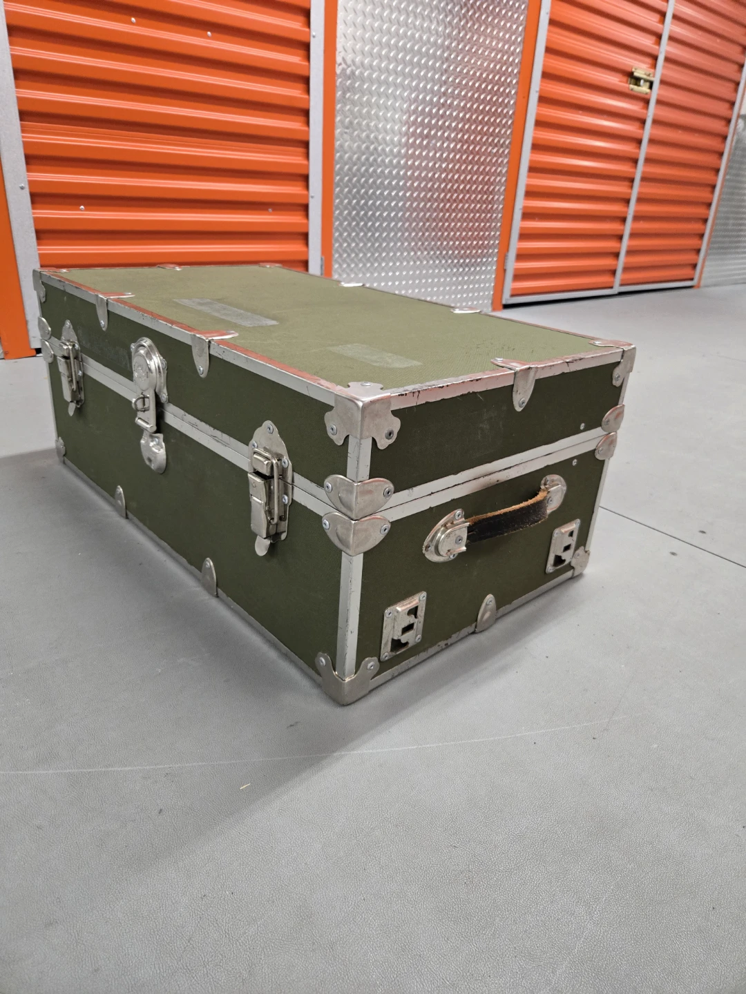 Rhino Trunk Heavy Duty Storage Chest with Wooden Sliding Tray - photo 2