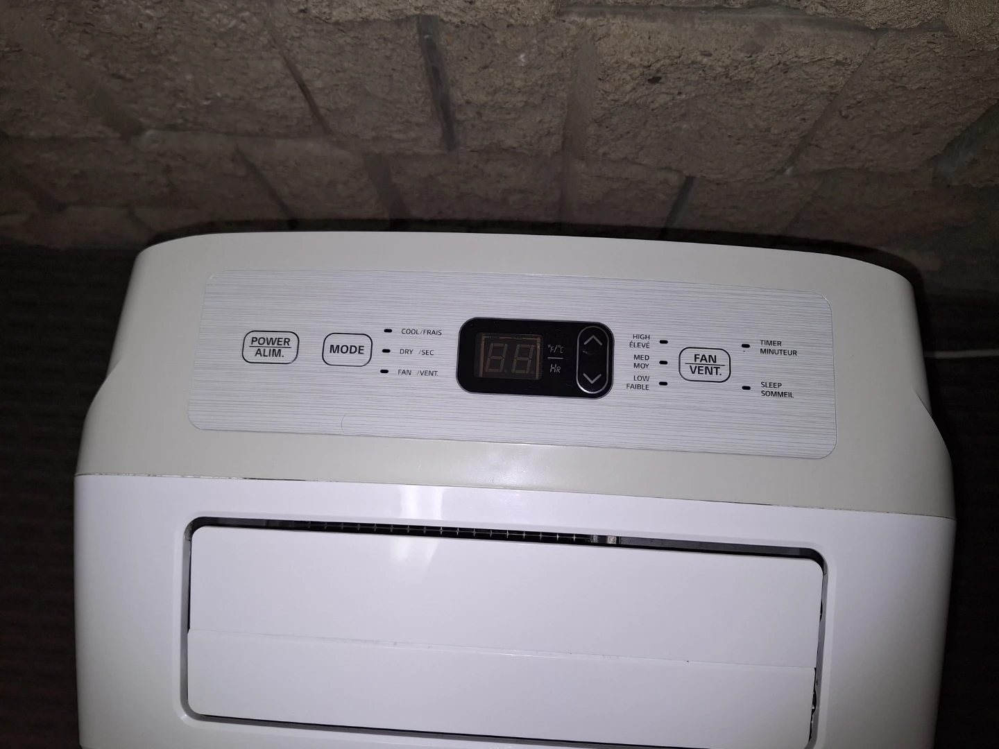 LikeNew-LG Air Conditioner 7-10 000 BTU - photo 3