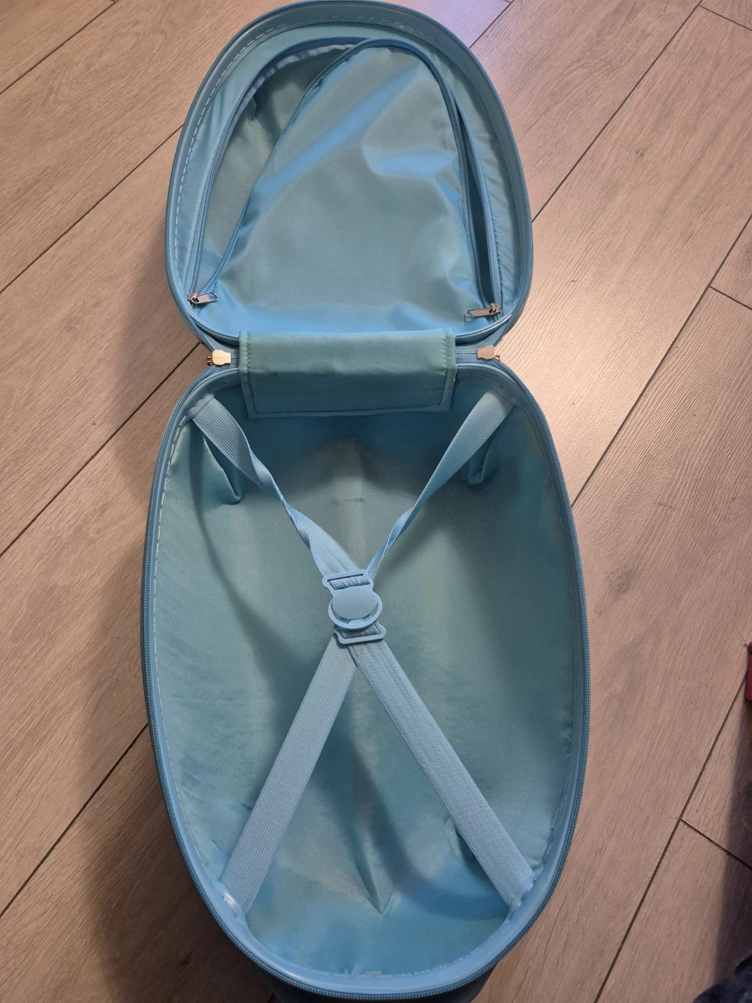 Disney Frozen Elsa Kids Hardshell Rolling Suitcase