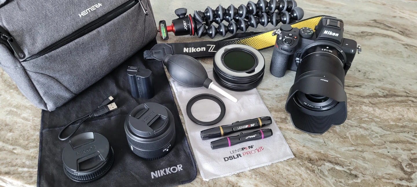 Kit Nikon Z5 + Nikkor Z 50mm 1.8S + Nikkor Z 28mm 1.8