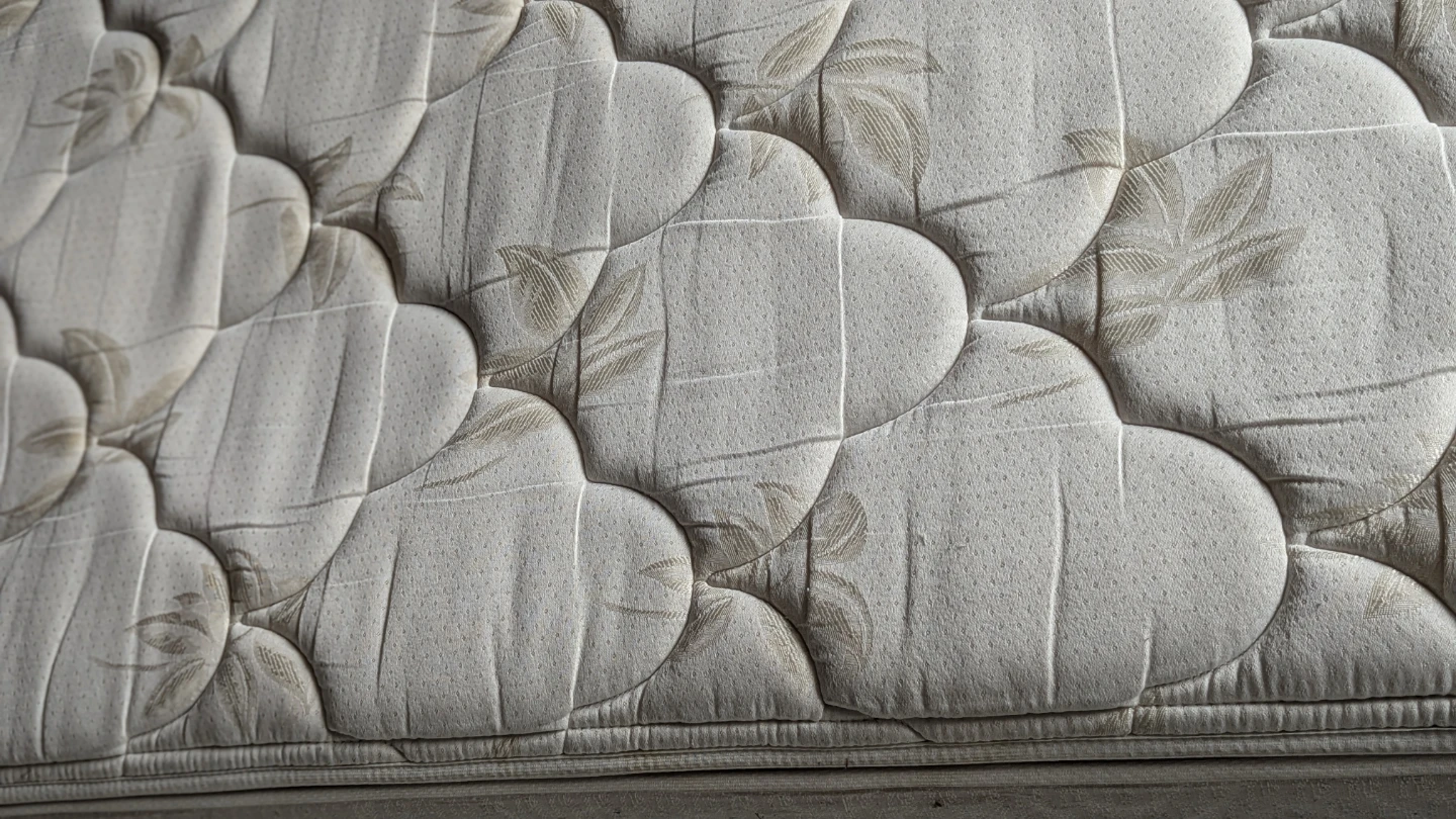 Queen Simmons DeepSleep Mattress what the box/free delivery - photo 4