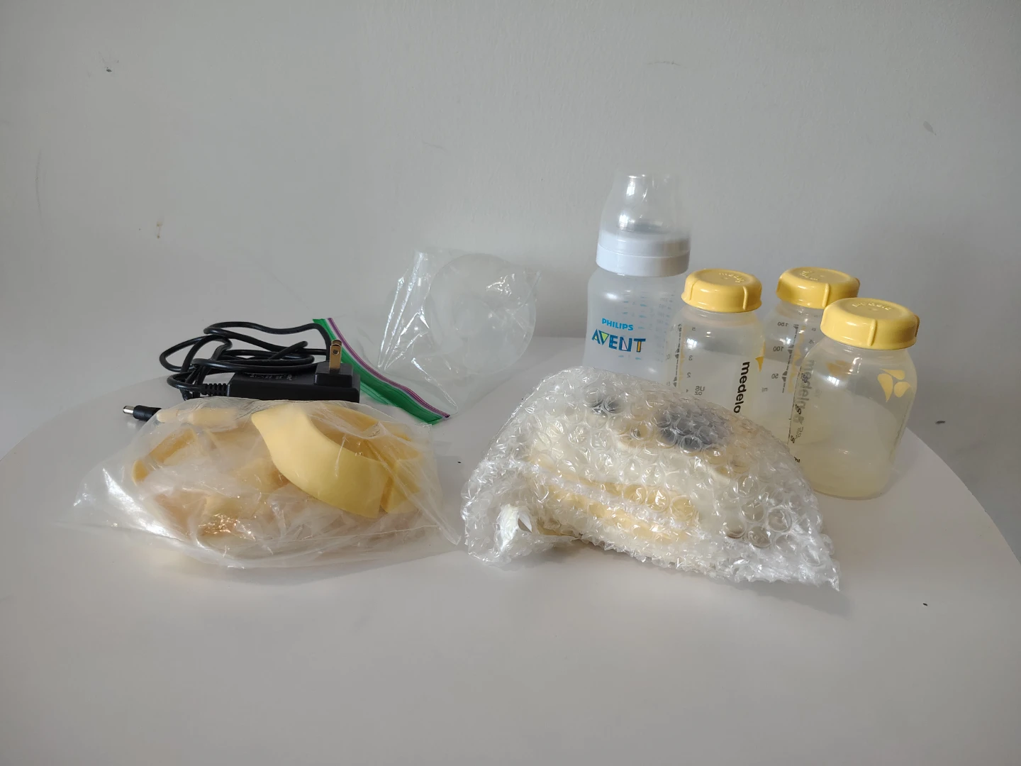 Medela Freestyle Double Electric Breast Pump with Accessories - photo 4
